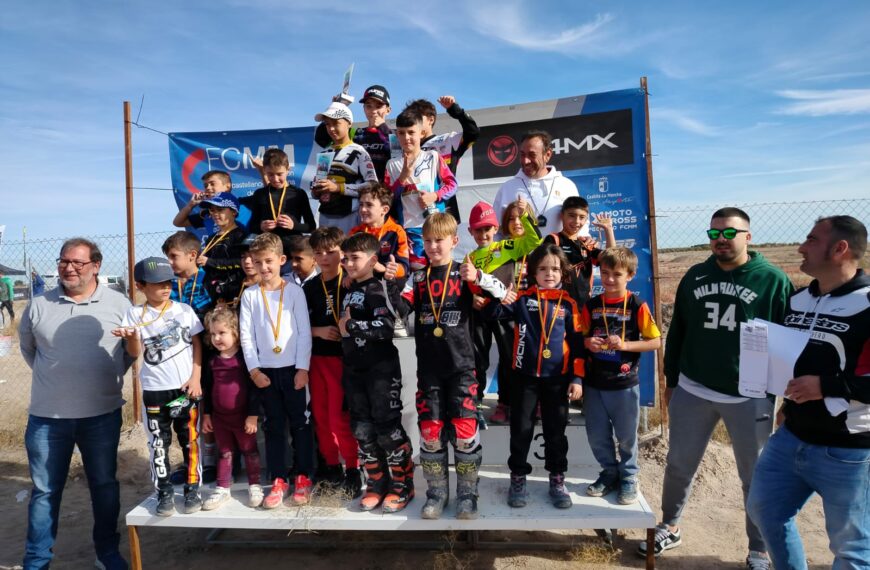 Gran jornada de motocross en el circuito «Los Ralares» de La Villa de Don Fadrique